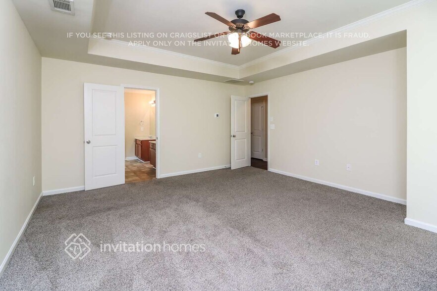 Building Photo - 2455 Valley Creek Dr