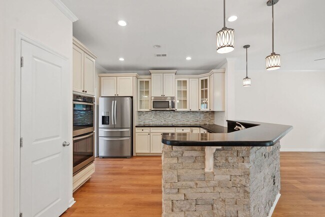 Building Photo - Available now. Beautiful 5 BR/2.5 BA Home in Swygerts Landing!