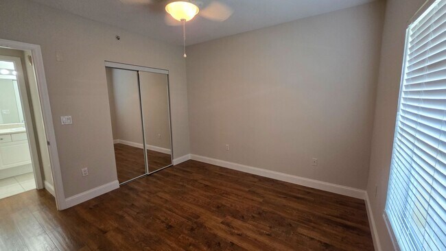 Building Photo - 5090 Fairways Cir