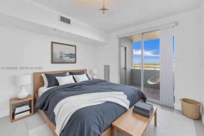 Building Photo - 1830 Radius Dr