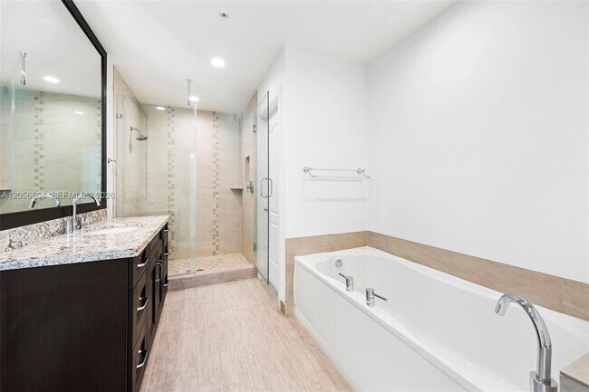 Building Photo - 348 Elm St