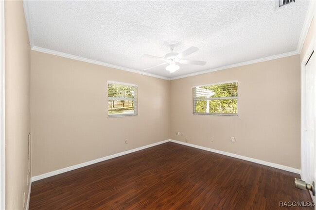 Building Photo - 236 N Braemar Dr