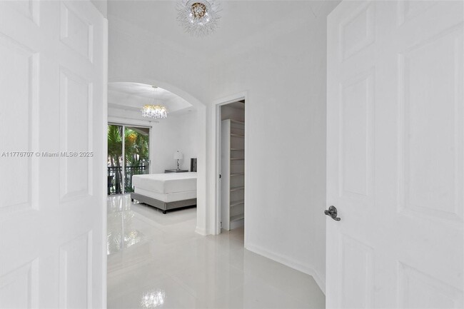 Building Photo - 1382 Harbor View W