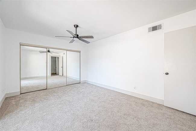 Building Photo - 4040 San Felipe St