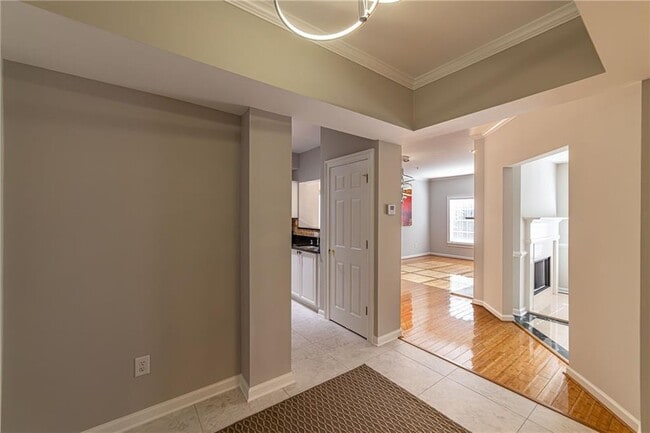 Building Photo - 3275 Lenox Rd NE