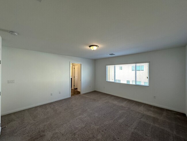Building Photo - Robindale & Westwind
