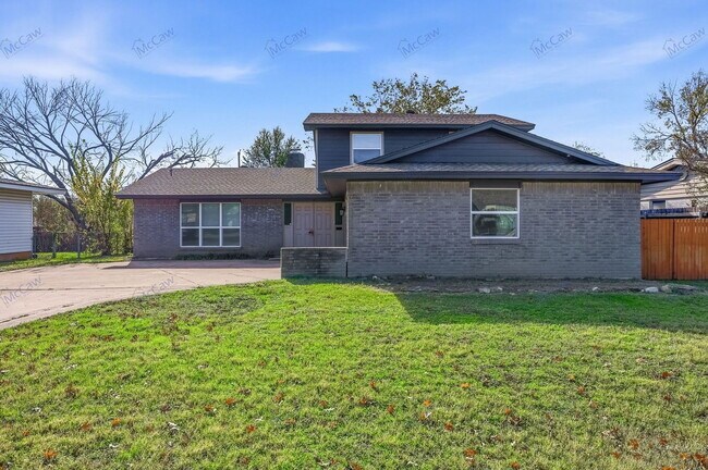 Building Photo - 737 Willow St