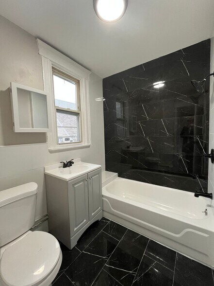 Building Photo - 153 Seaview Ave