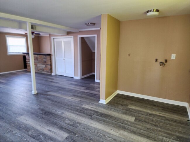 Building Photo - 4306 Shady Villa Dr