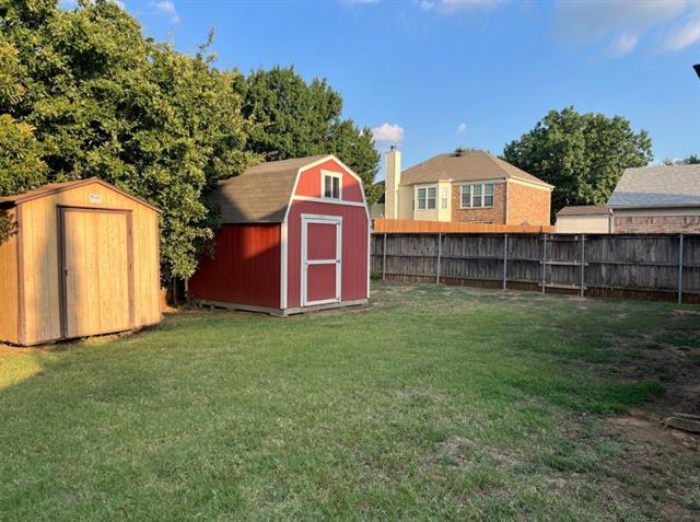 Building Photo - 4611 Shorewood Dr