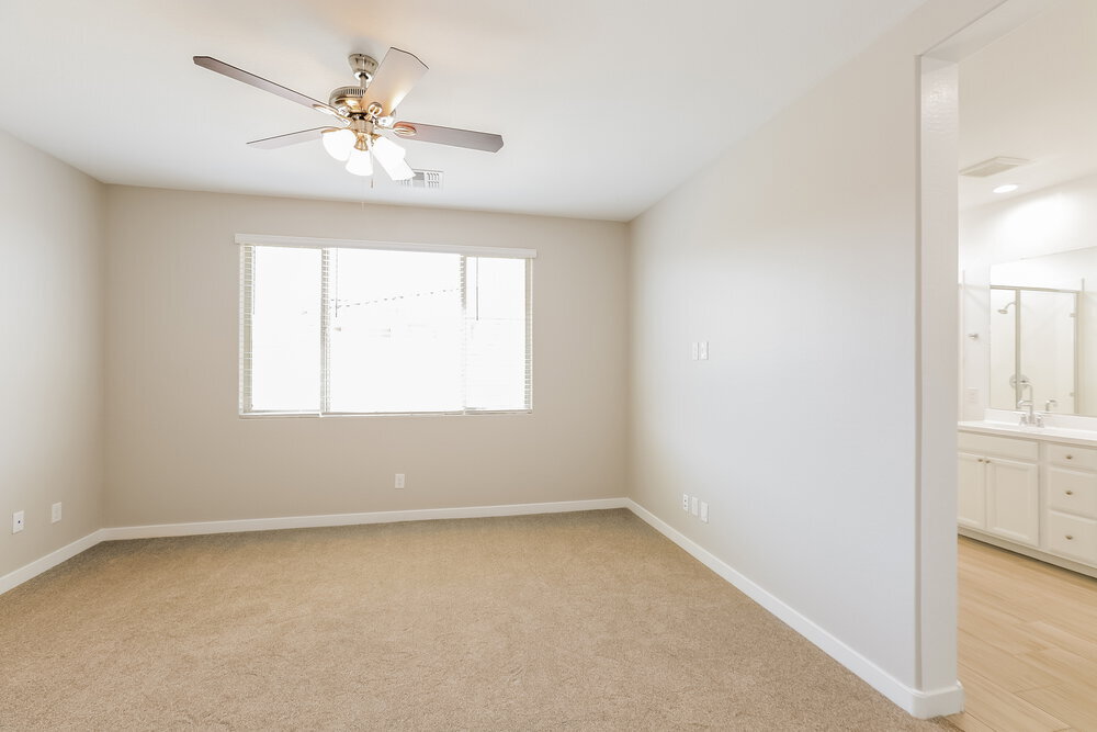 Building Photo - 1219 E Glass Ln