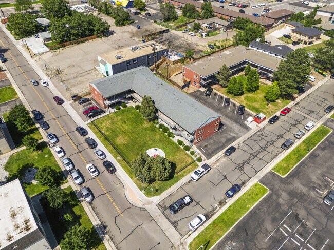 Building Photo - 7120 Hooker St
