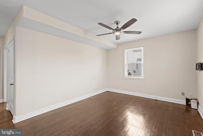 Building Photo - 929 Kinwat Ave