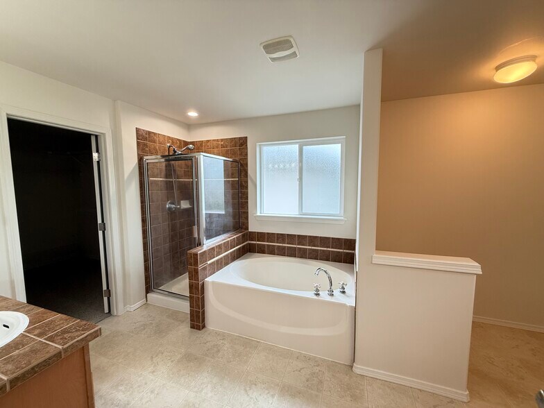 Master bath - 24803 SE 19th St