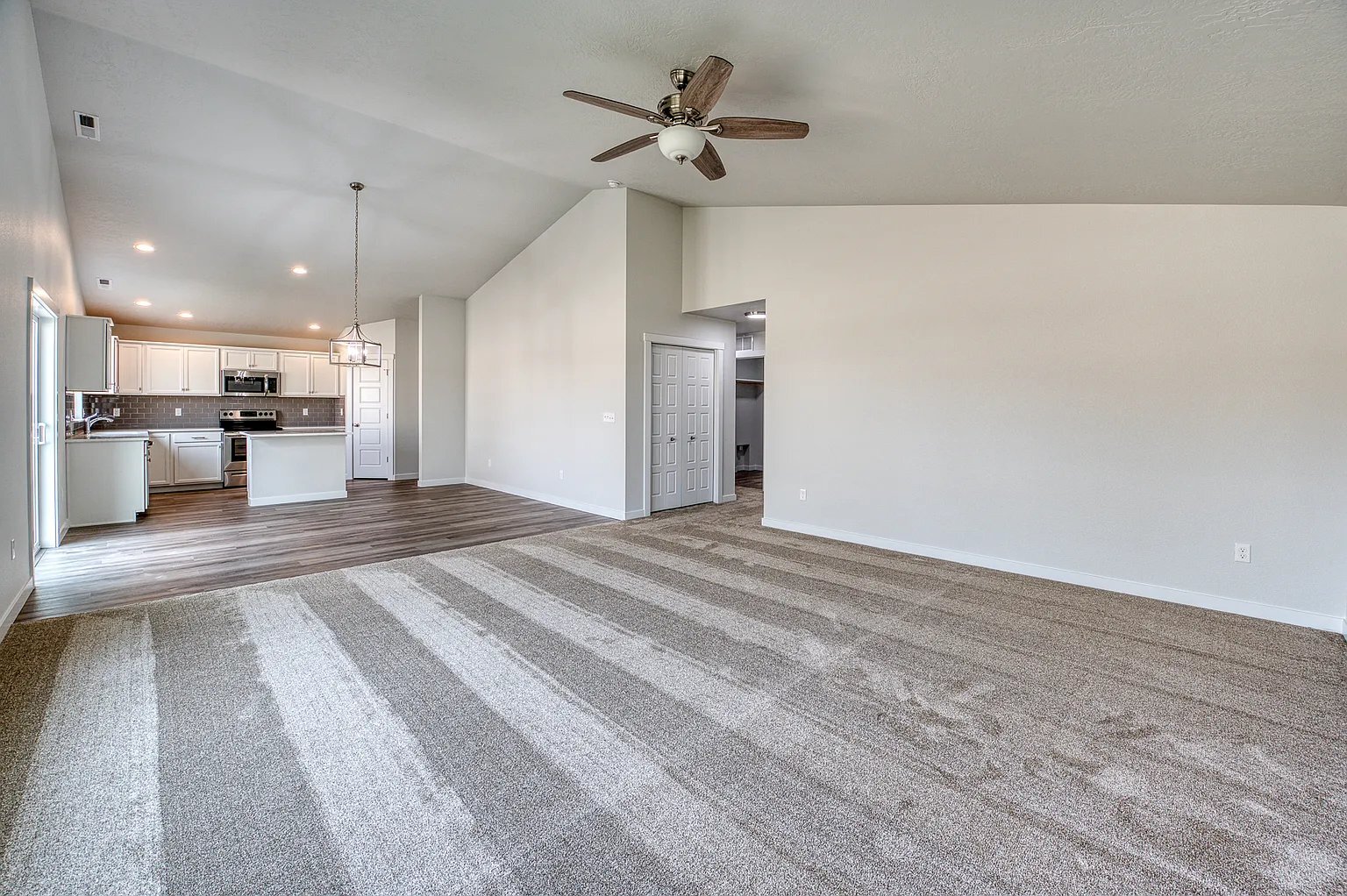 Building Photo - 4026 W Peak Cloud Dr