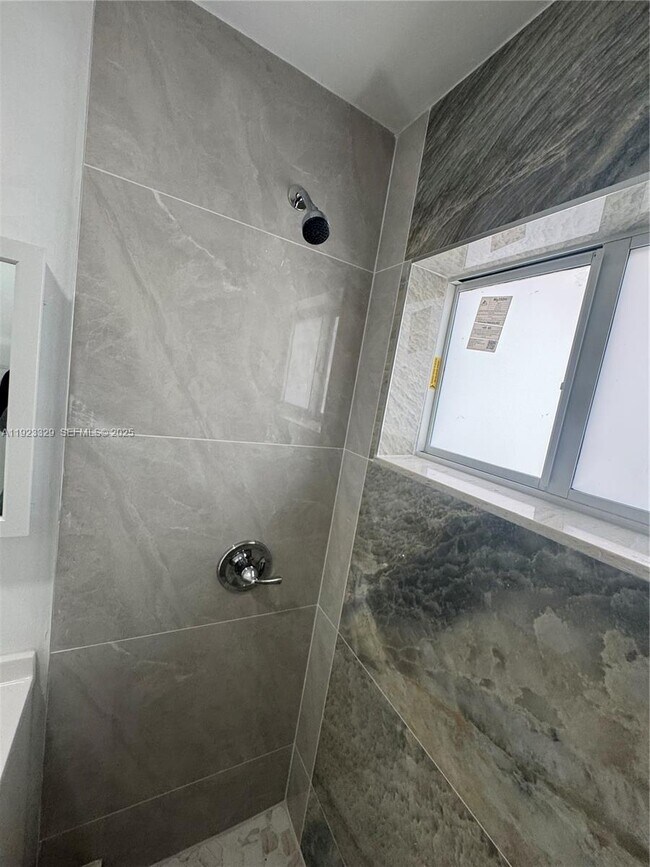 Building Photo - 801 NW 109th St