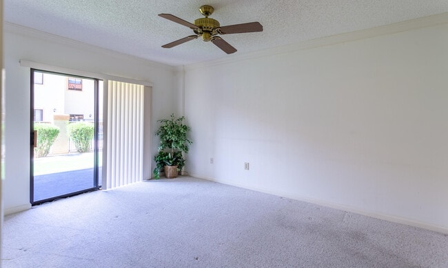Building Photo - 10330 W Thunderbird Blvd