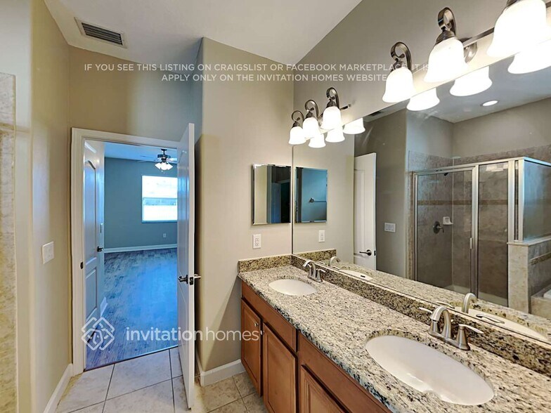 Building Photo - 11430 Flora Springs Dr