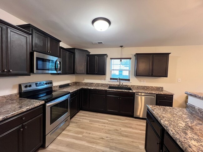 Building Photo - 310 Landon Ln