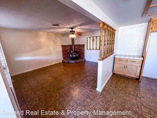 Building Photo - 4 br, 2 bath House - 3204 Suncrest Drive