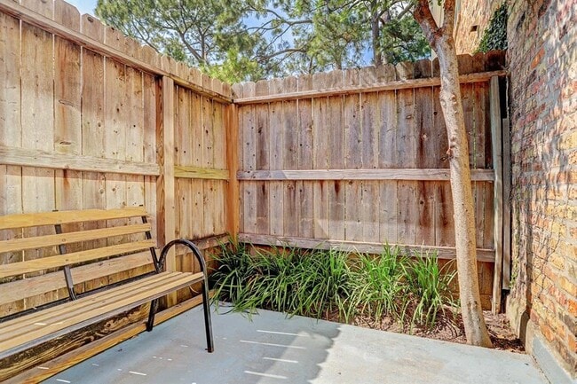 Building Photo - 4040 San Felipe St