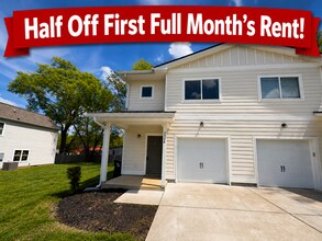 Building Photo - Half off First Full Month's Rent: 3 Bedroom, 2.5 bath townhome in the heart of Columbia!