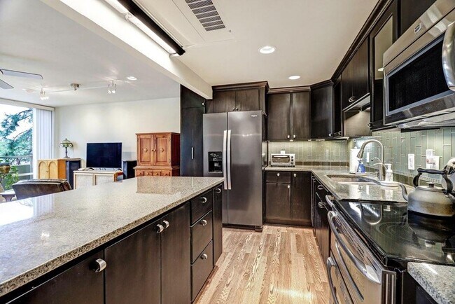 Building Photo - 1331 Park Ave SW