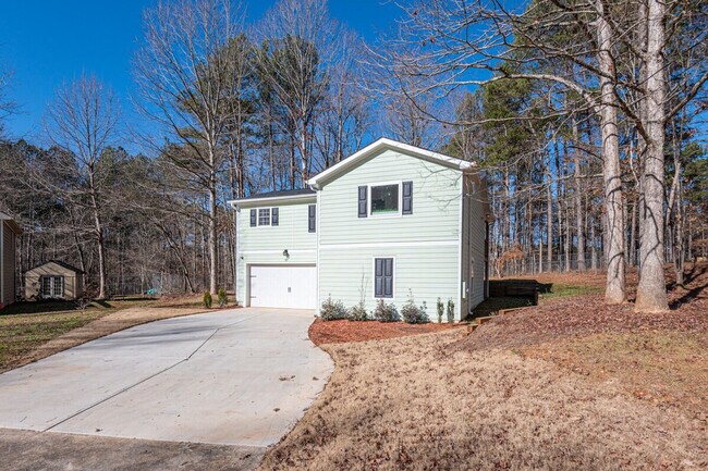 Building Photo - 27 W Ridge Dr SE