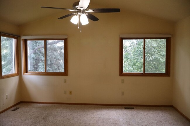 Building Photo - 5319 Fairway 6 Dr
