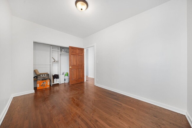 Building Photo - 7250 N Rogers Ave