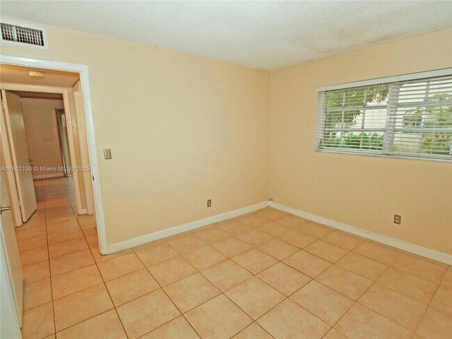 Building Photo - 8650 SW 109th Ave