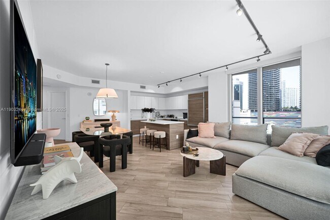 Building Photo - 1100 S Miami Ave