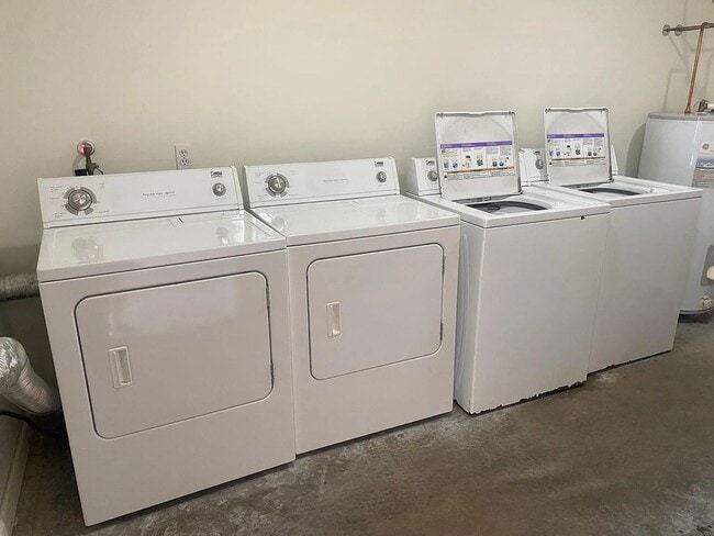 Building Photo - 404 S Marion St