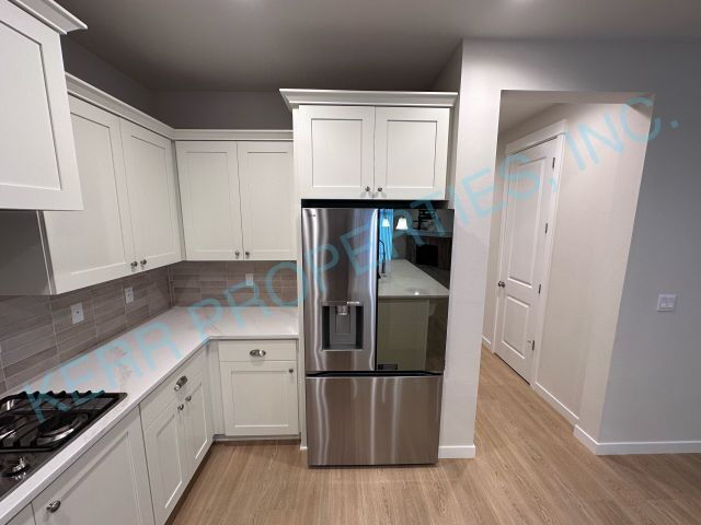 Building Photo - Charming 3-Bedroom Retreat with 2.5 Baths in Serene Happy Valley Locale!