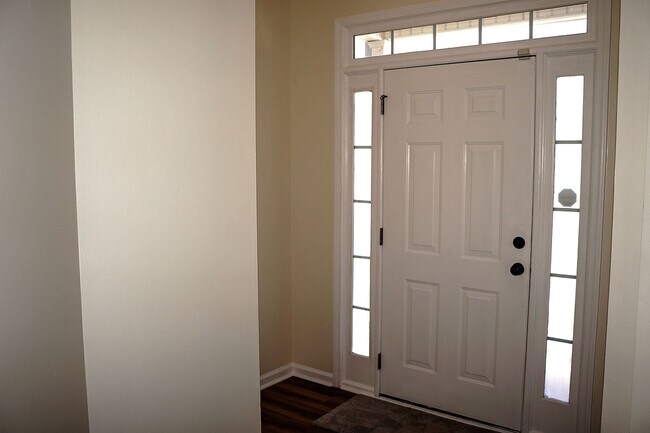 Building Photo - Spalding Co. Townhouse