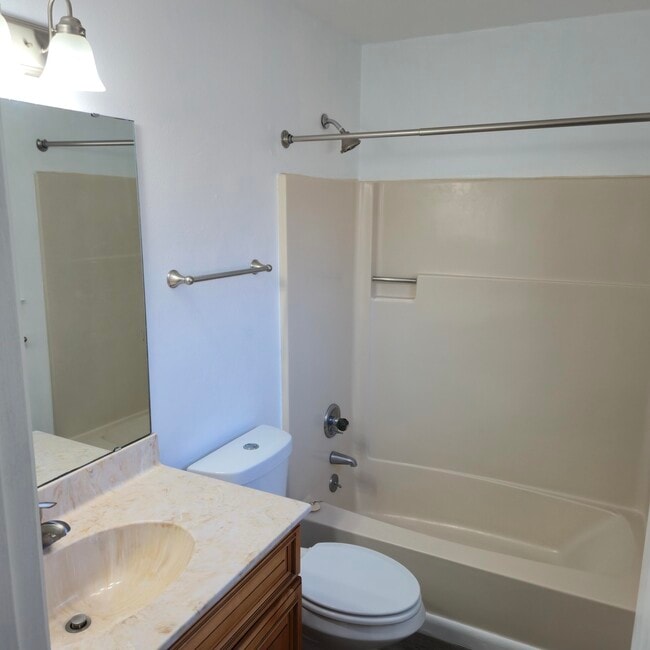 Building Photo - 75 7th St