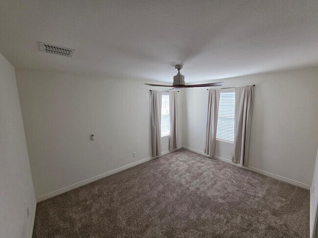 Building Photo - 2756 E Hickory St