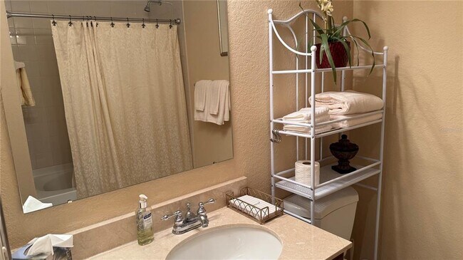 Building Photo - 1064 N Tamiami Trl