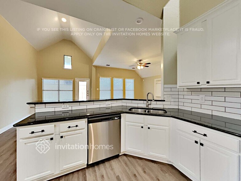 Building Photo - 622 W Fate Main Pl