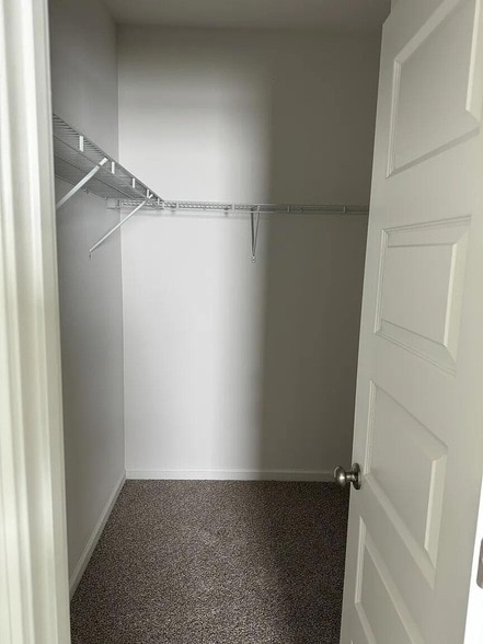 Building Photo - 94 Bluebeech St