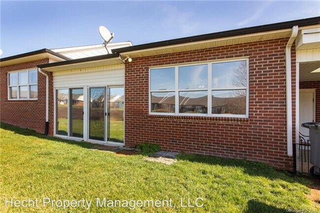 Building Photo - 3 br, 2 bath House - 3861 Azalea Trail