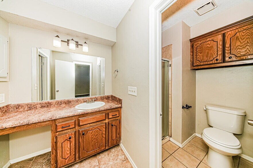 Building Photo - 8117 Turtle Dove Dr