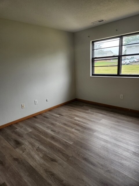 Building Photo - 32 Bellevue Dr