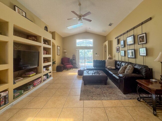 Building Photo - 3154 Samosa Hill Cir