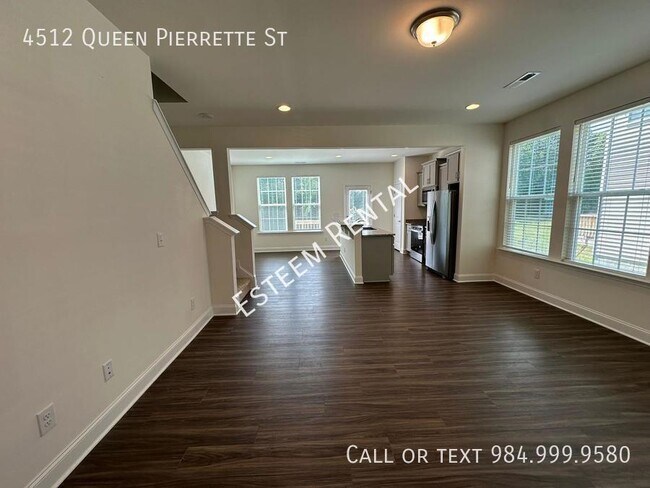 Building Photo - 4512 Queen Pierrette St