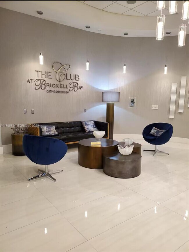 Building Photo - 1200 Brickell Bay Dr