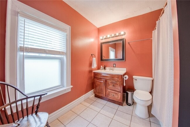 Building Photo - 911 Nevin Ave