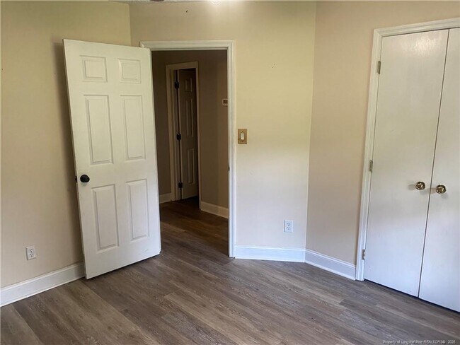Building Photo - 115 Whitechapel Ln