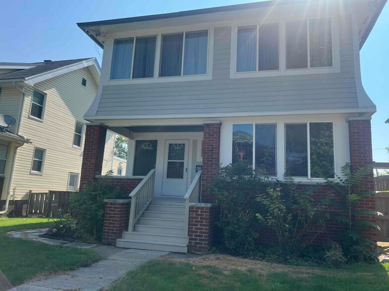 Primary Photo - 259 Willard St