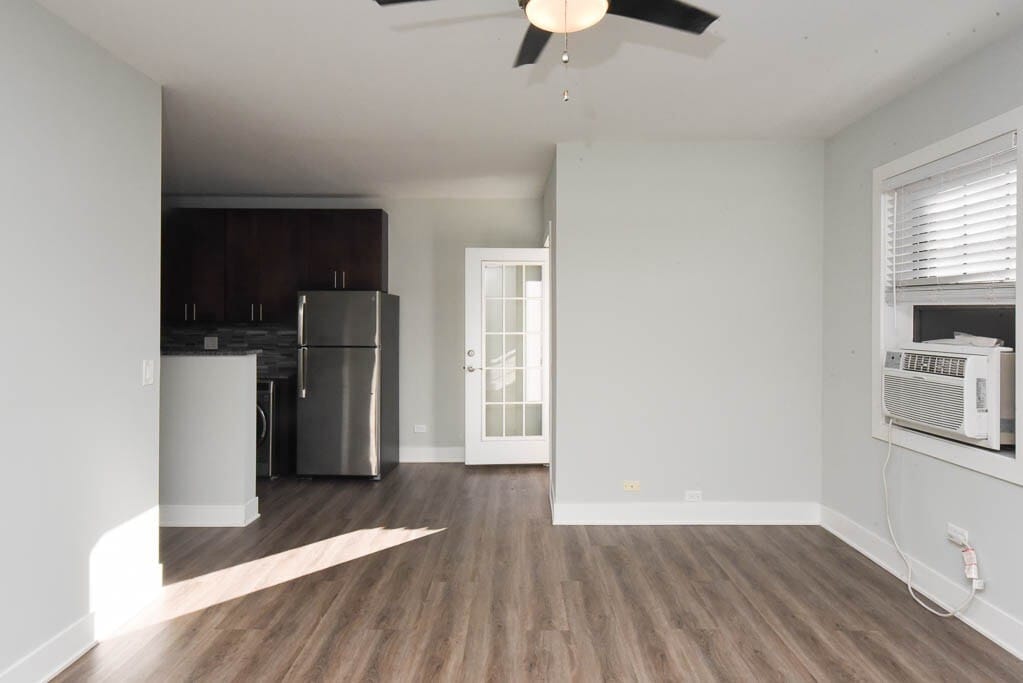 Building Photo - 733 Judson Ave